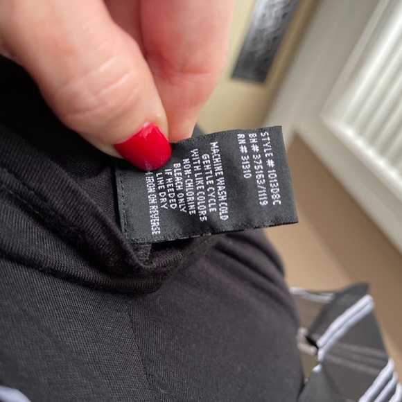 BCX Top with Black White Stripe Overlay NWT - Picture 8 of 10